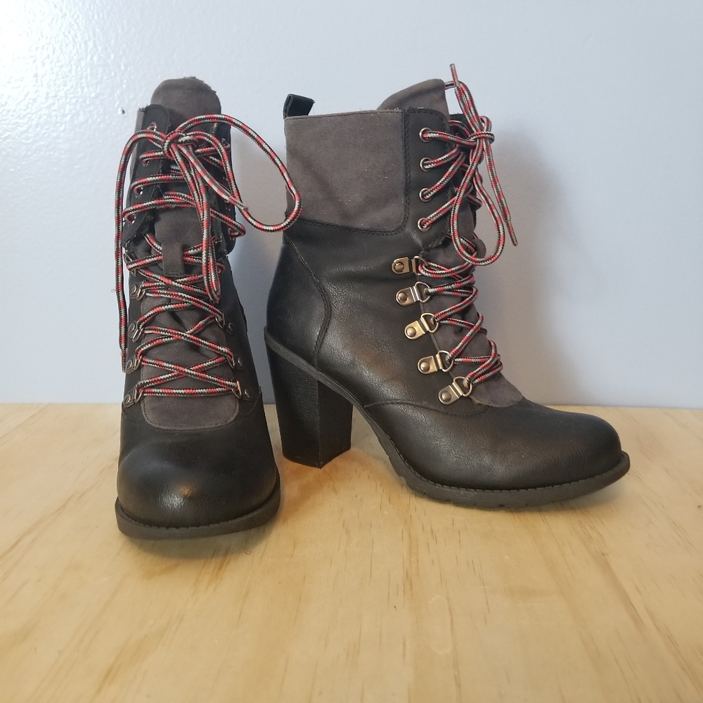 Report Mid Calf Boots-Black w/Gray Accents size 8
